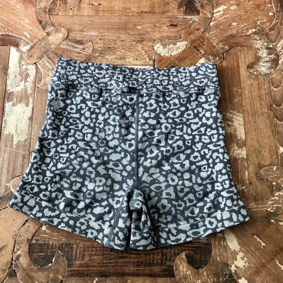 Free People In Movement Shorts Gray Cheetah Print XS - Picture 2 of 7